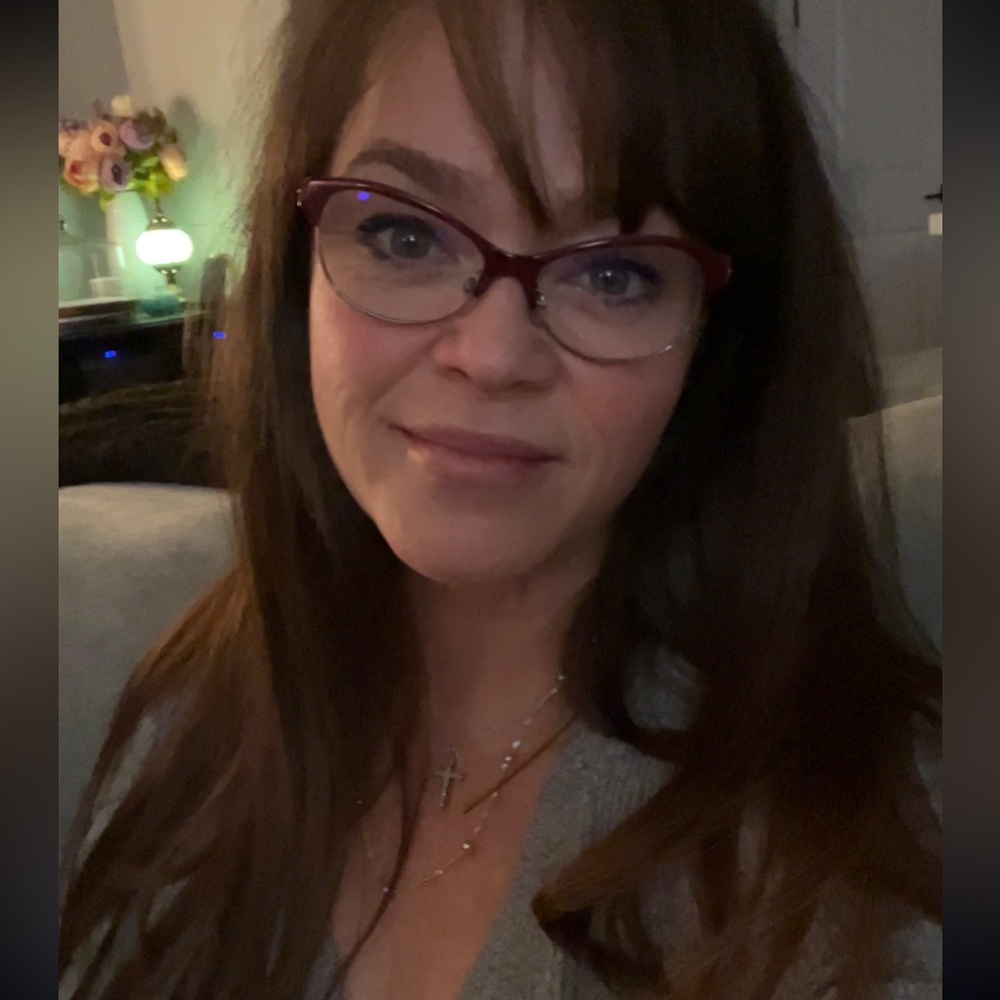 Meet your Posher, Crystal